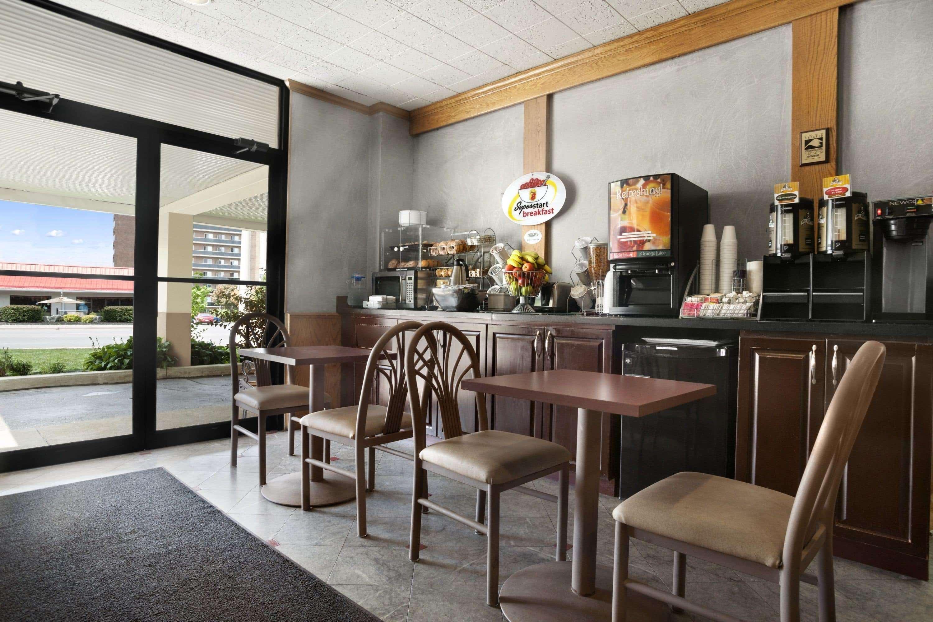 Super 8 By Wyndham Sarnia On Hotell Eksteriør bilde