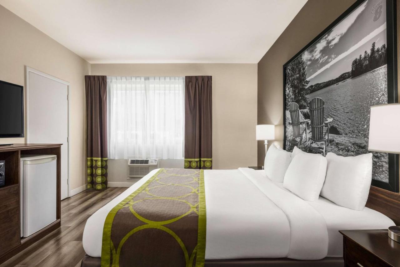 Super 8 By Wyndham Sarnia On Hotell Eksteriør bilde