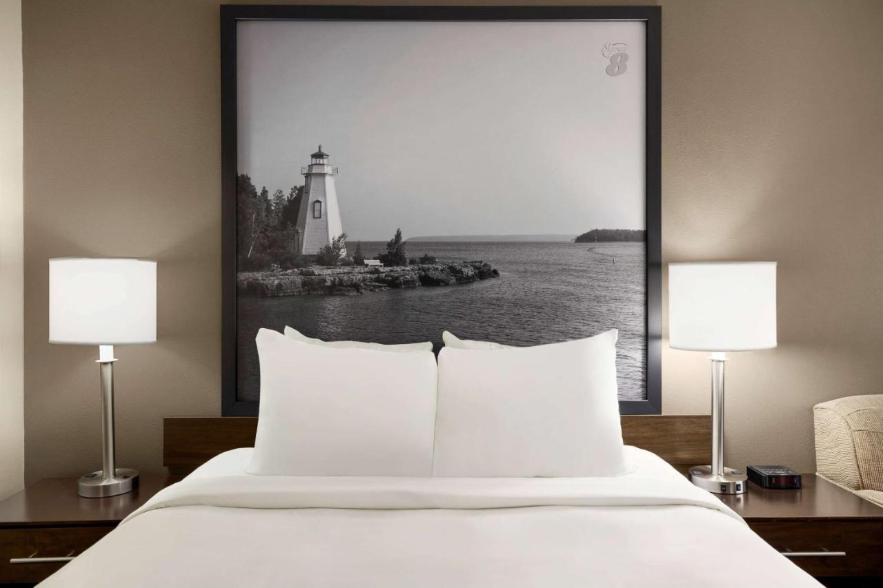 Super 8 By Wyndham Sarnia On Hotell Eksteriør bilde