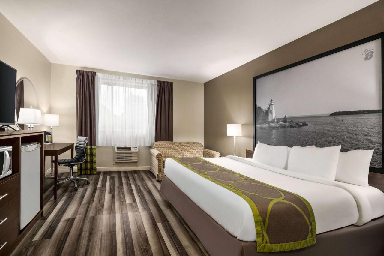 Super 8 By Wyndham Sarnia On Hotell Eksteriør bilde