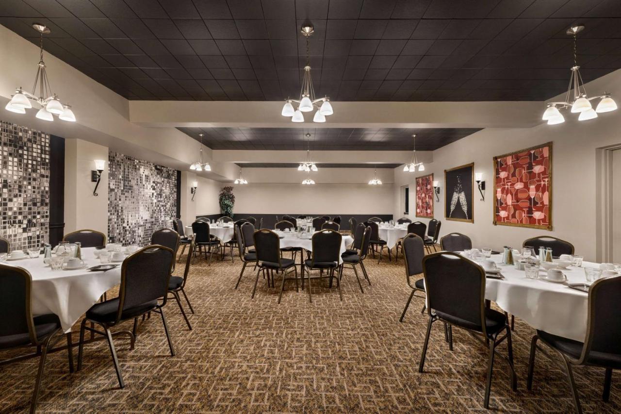 Super 8 By Wyndham Sarnia On Hotell Eksteriør bilde